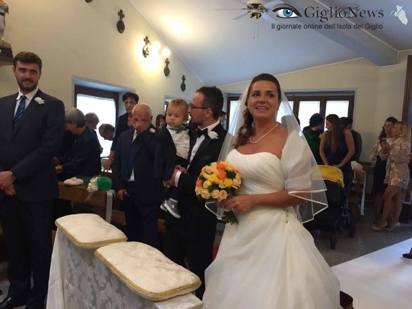 Andrea-Oppi-e-Caterina-Cante-sposi.-Giglio-Campese-1-Ottobre-2016