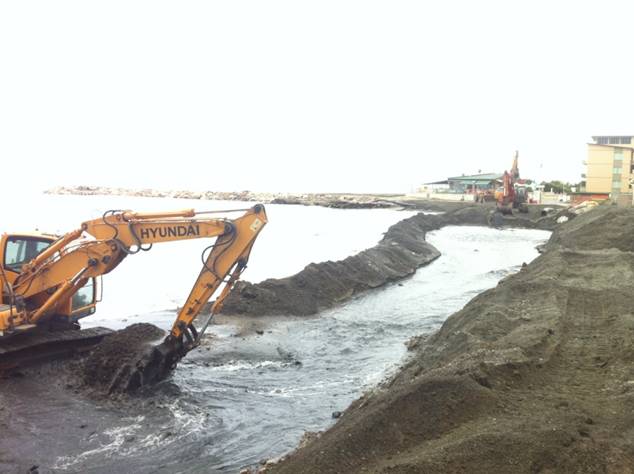 erosione ripascimenti ruspa spiagge isola del giglio giglionews