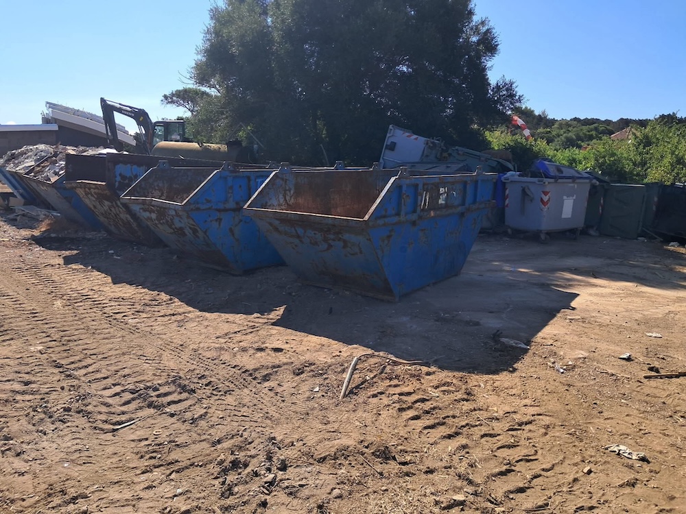pulizia_rifiuti_discarica_giannutri120725_1